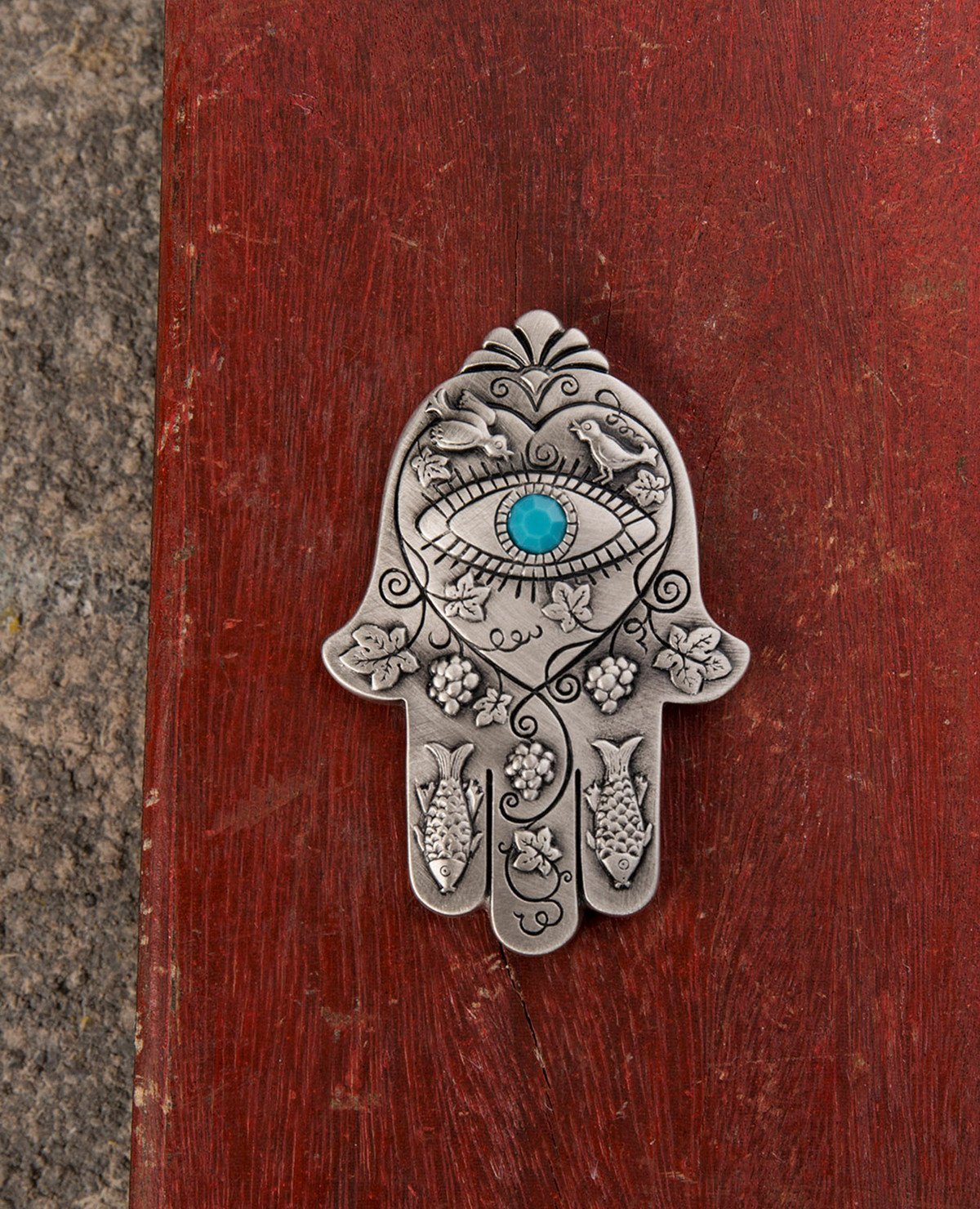 Oriental Hamsa Magnet with Swarovsky crystal embeded against the "evil eye"  Length: 7 cm  Width: 5 cm