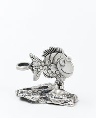 Sterling silver pen stand  Length: 7 cm  Width: 7 cm